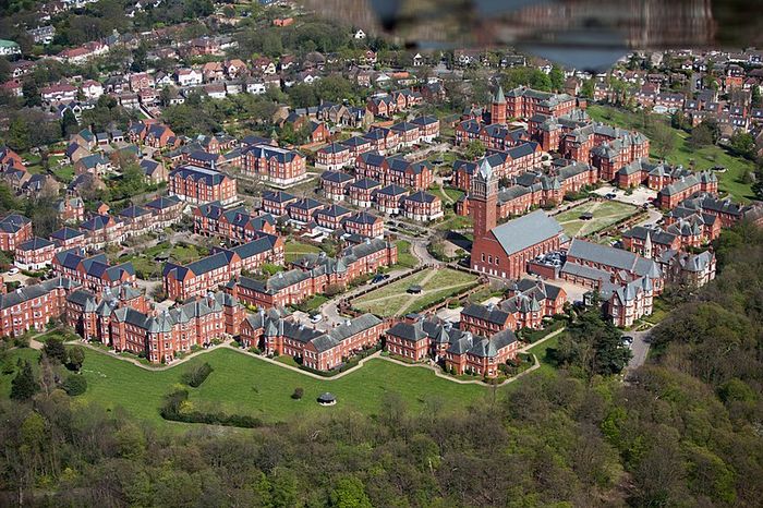 File:Claybury Mental Hospital, also known as the London County Lunatic Asylum.jpg
