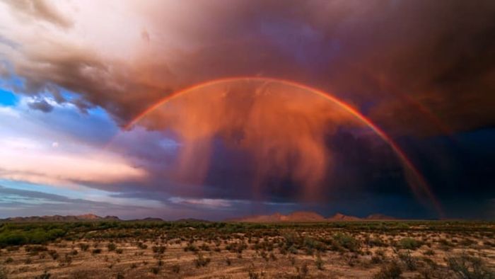 A rainbow over virga.