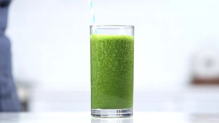 Kale-Apple Smoothie