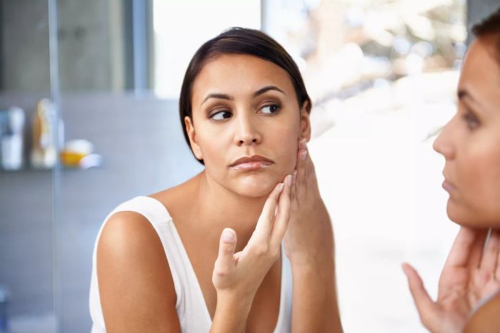 jawline-acne-Mytour-GettyImages-514321221