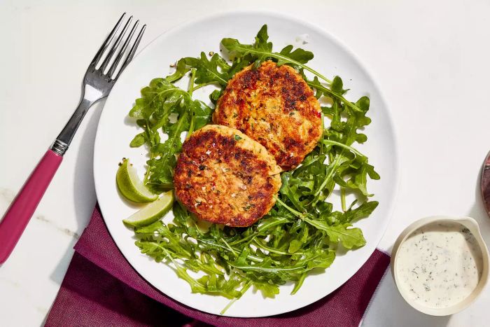 0424DINN-Chili-Lime Salmon Cakes with Arugula Salad