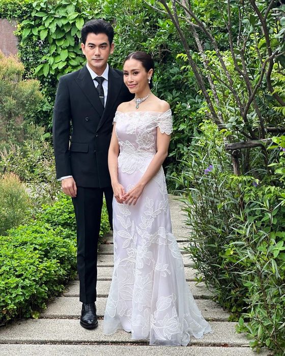 ชุดแต่งงานจาก 
