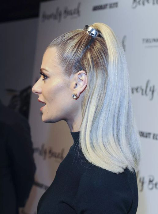 80s-hairstyles-high-pony