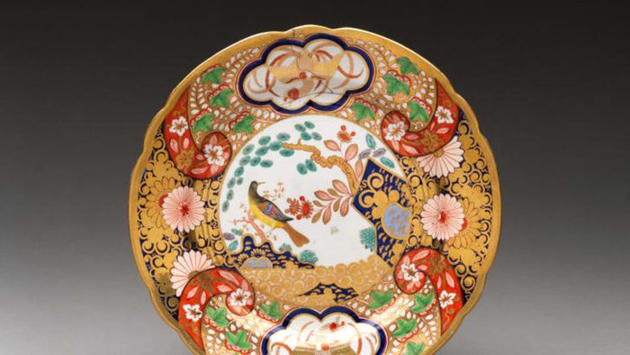 A Spode bone china plate, dating back to around 1815.