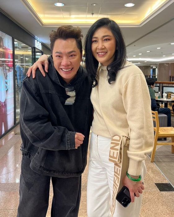 ยิ่งลักษณ์ กับ มดดำ