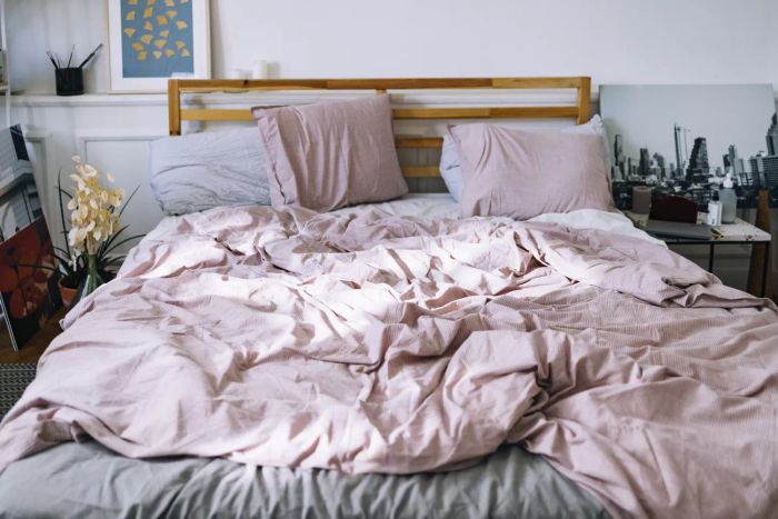 unmade-bed-GettyImages-1319662854