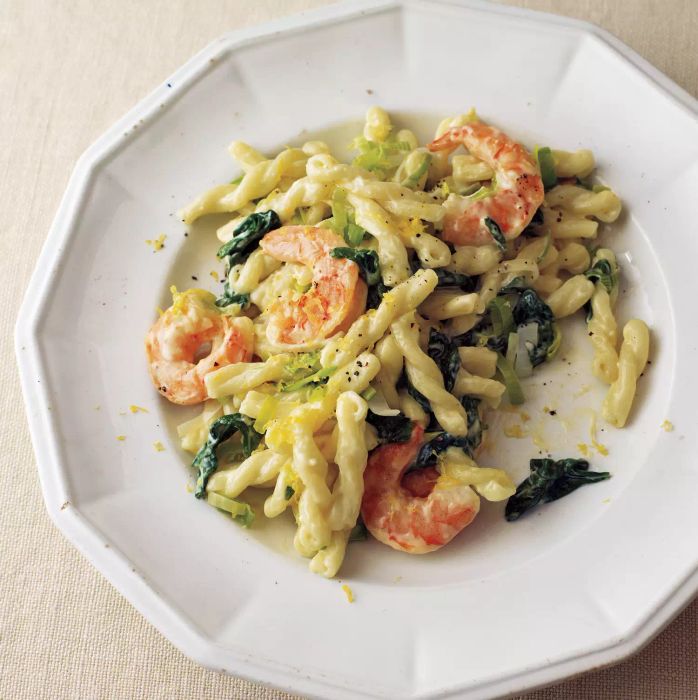Quick Dinner Ideas: Shrimp, Leek, and Spinach Pasta