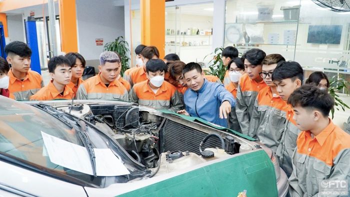Mức thu nhập ngành Công nghệ ô tô ở mức trung bình