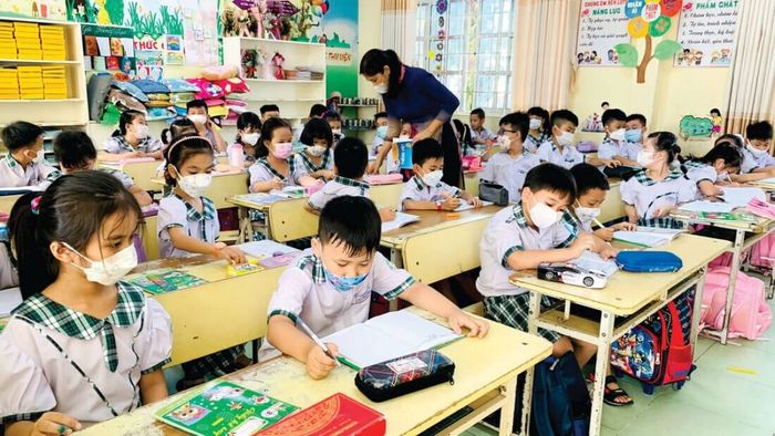 Trang trí lớp học tiểu học giúp tạo ra một không gian học tập đầy cảm hứng, khơi gợi sự sáng tạo của các em học sinh.