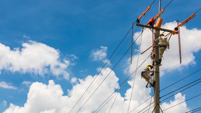 How to receive compensation for electricity, cable, and internet interruptions during power outages