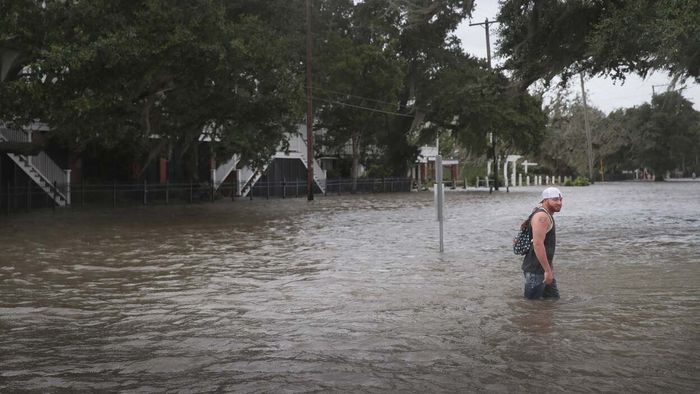 Reach Out to Your Bank When Preparing for a Natural Disaster