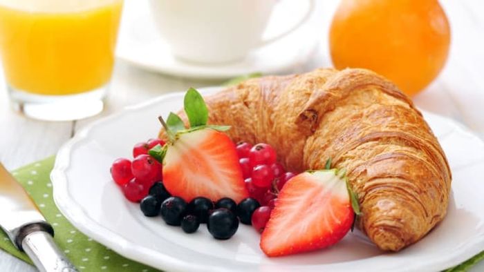 Many hotels provide guests with a complimentary breakfast consisting of pastries and fruit.