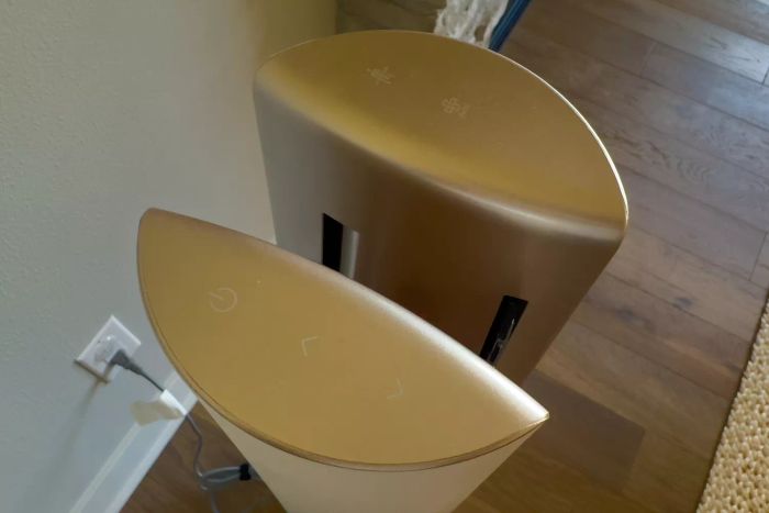 The top section of the LG PuriCare AeroTower True HEPA Air Purifying Fan.