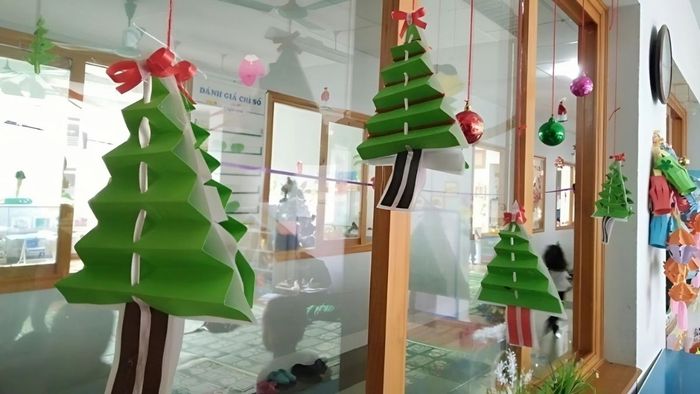 Trang trí cửa lớp mầm non