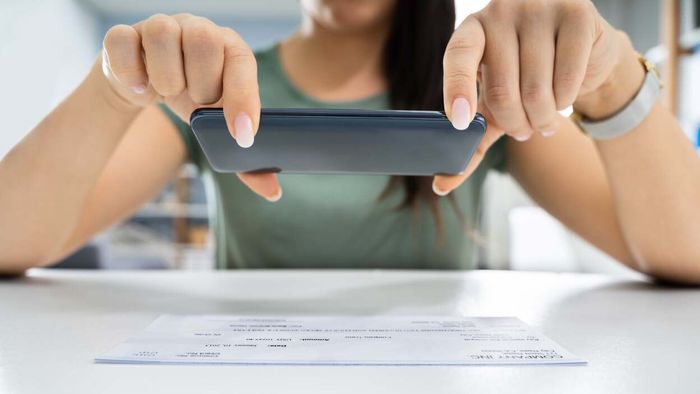 Avoid Sharing a Screenshot of Your Stimulus Payment on the Internet