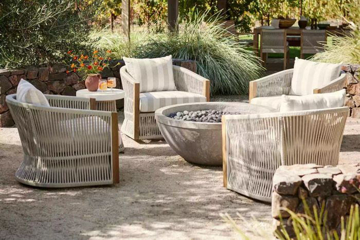 Williams Sonoma Pasadena Outdoor Teak Swivel Chair