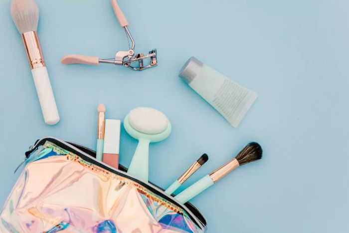 things-you-should-avoid-packing-for-a-quick-trip-Mytour-GettyImages-1286111190