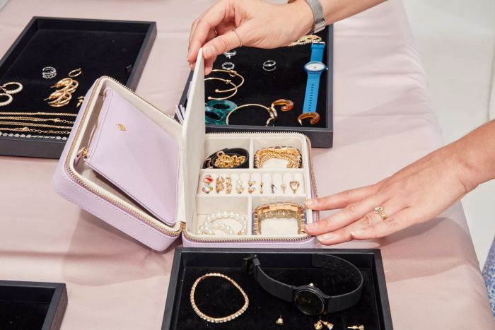 Testing the Kendra Scott Jewelry Holder