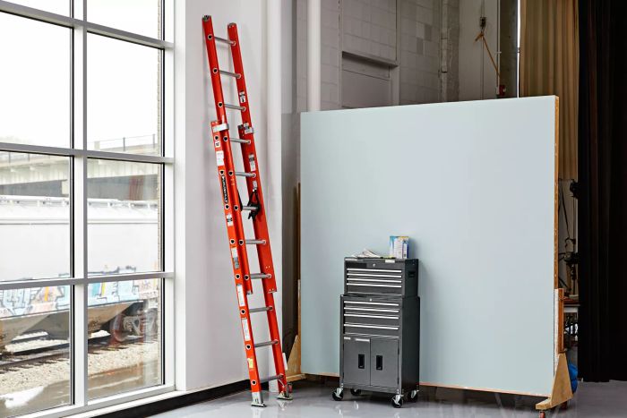 Louisville 16-Foot Fiberglass Extension Ladder FE3216