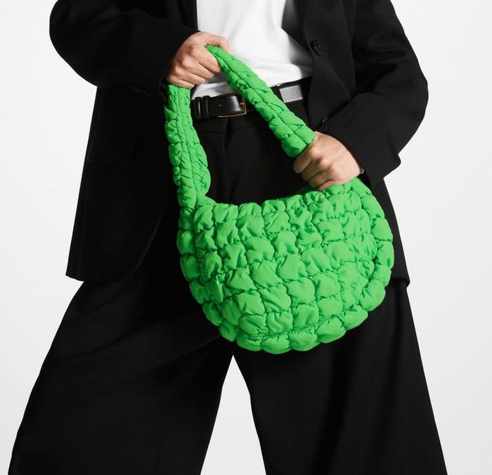 กระเป๋า COS