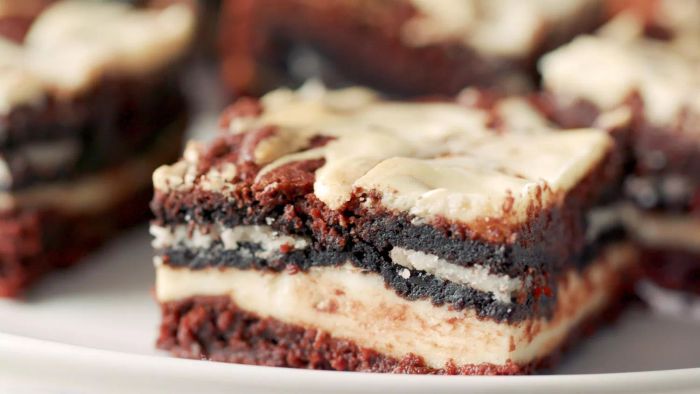 Cookies and Cream Cheesecake Brownies