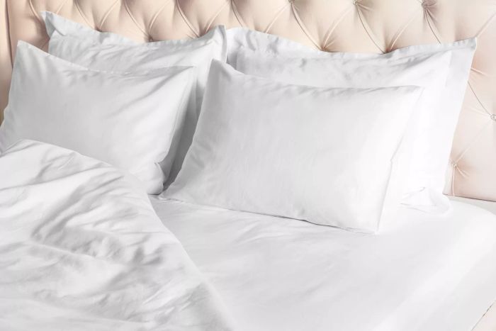 cotton-vs-microfiber-sheets-Mytour-GettyImages-1358965511