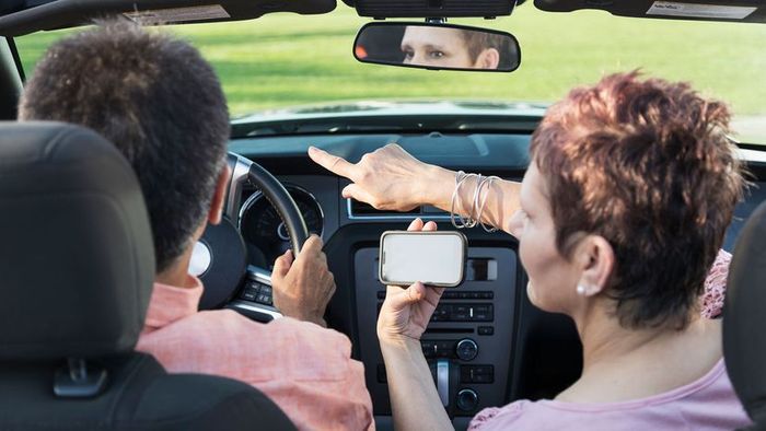 smartphone, older couple