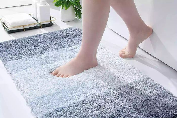 OLANLY Premium Bathroom Rug Mat features luxurious comfort