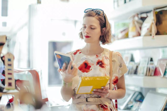 things-to-do-valentines-day-bookstore-Mytour-GettyImages-669588954