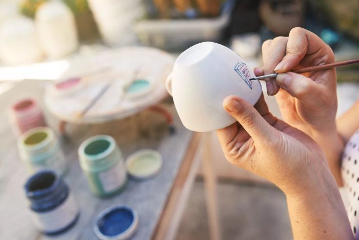things-to-do-valentines-day-pottery-Mytour-GettyImages-627000458