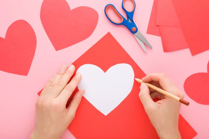 things-to-do-valentines-day-crafty-Mytour-GettyImages-2045231370