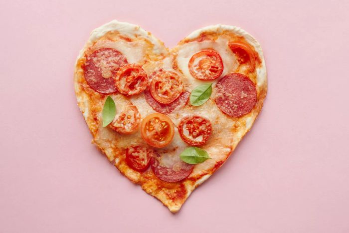 things-to-do-valentines-day-pizza-Mytour-GettyImages-1366665251