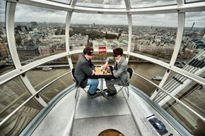 Chess grandmasters face off on the London Eye