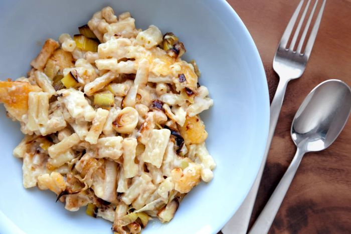 reheat-mac-and-cheese-GettyImages-481489903