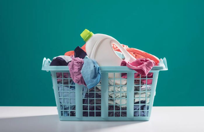 get-mold-out-of-clothes-GettyImages-1329466036