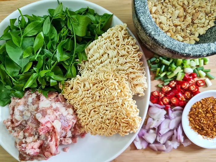 ส่วนผสมสำหรับมาม่าต้มยำหมูสับ