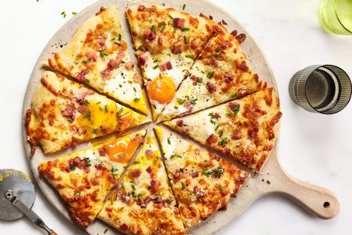1223COO Carbonara Pizza Delight