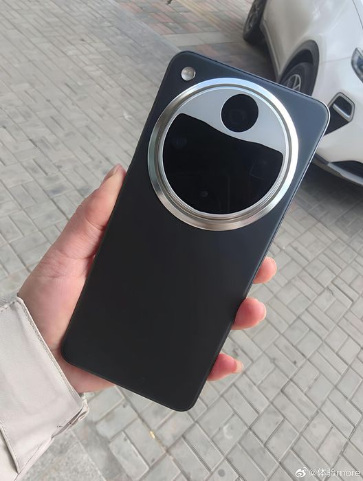 OPPO Find X8 Ultra sở hữu một mô-đun camera tròn vô cùng độc đáo