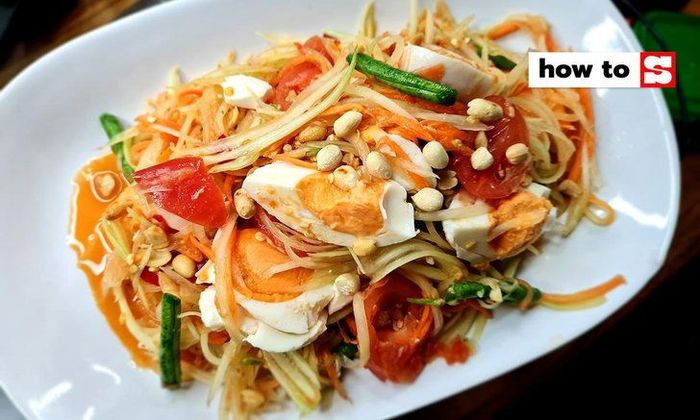 ส้มตำไทยไข่เค็ม