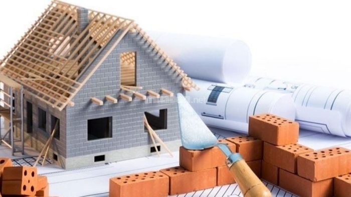 Chọn lựa vật liệu xây dựng phù hợp là một yếu tố quan trọng khi thiết kế nhà 1 trệt 1 lầu để tối ưu hóa chi phí và độ bền của công trình.