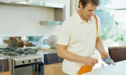 Cleaning countertops