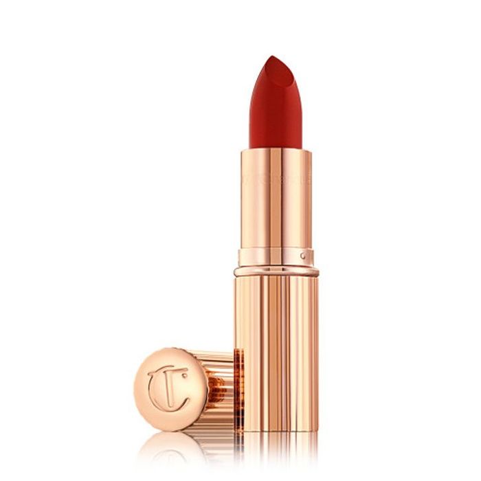 Charlotte Tilbury K.I.S.S.I.N.G ลิปสติกจาก Charlotte Tilbury ที่มีเนื้อนุ่มลื่น