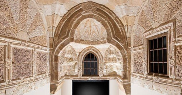 1b-mamluk-porch-louvre