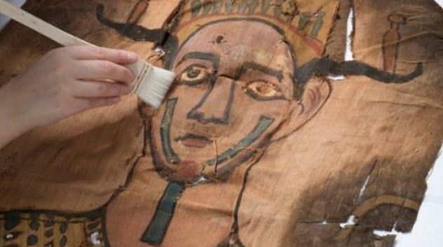 9-Montsuef-son-mummy-shroud