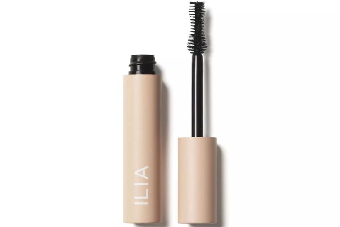 Fullest Volumizing Mascara