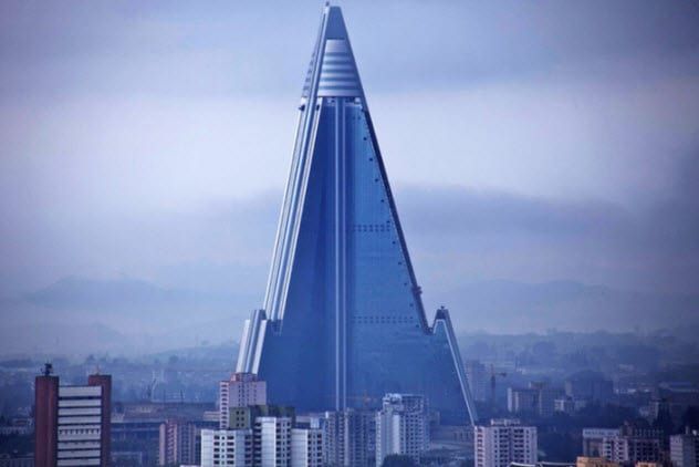 1-Ryugyong-Hotel