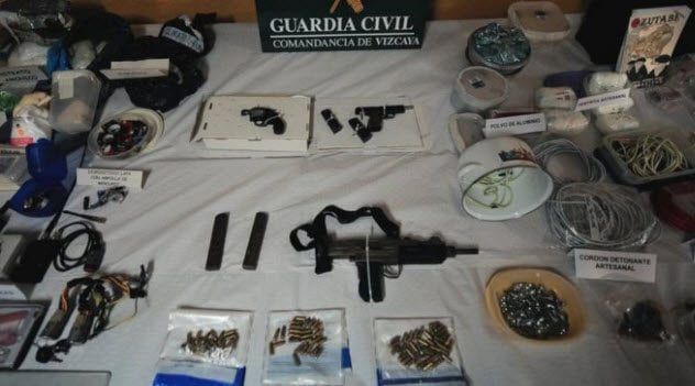 6-ETA-surrenders-weapons