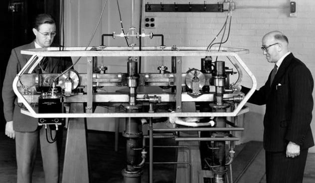 Atomic_Clock-Louis_Essen
