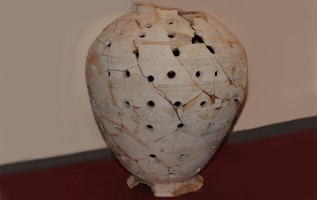 10c-clay-vessel