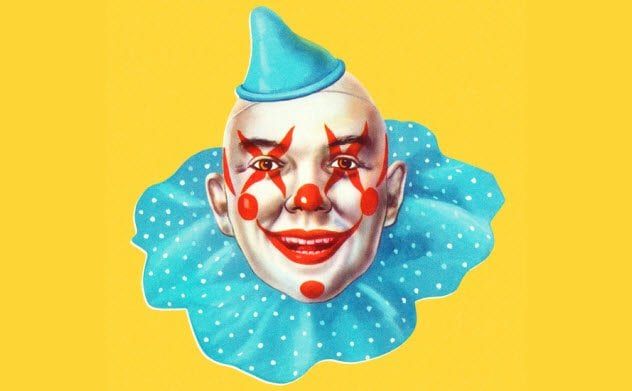 8a-clown-portrait-472801766